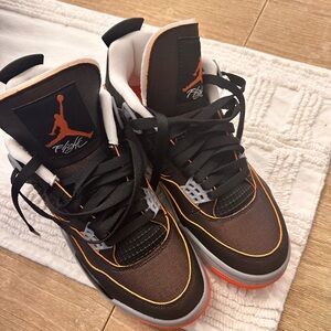 Jordan 4 Retro Starfish (Women's) 8.5